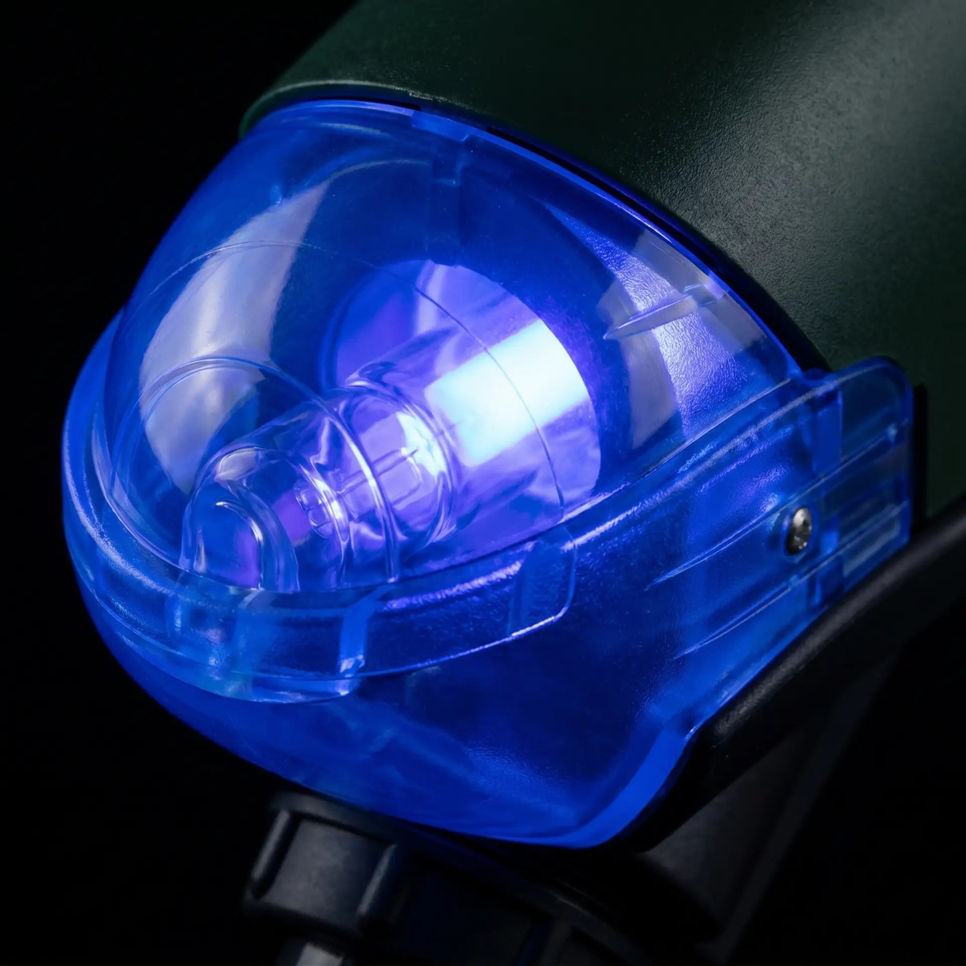 Detailansicht blaue Klarsichtenden des TMC Pro Clear UV Ultima zur
Sichtprüfung der UV-Lampe